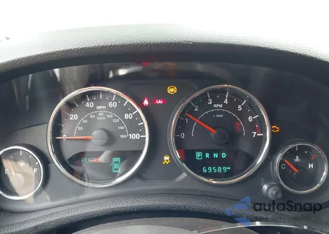 2016 Jeep Wrangler Unlimited Sport z USA, uszkodzony, nr VIN 1C4BJWDG5GL329690